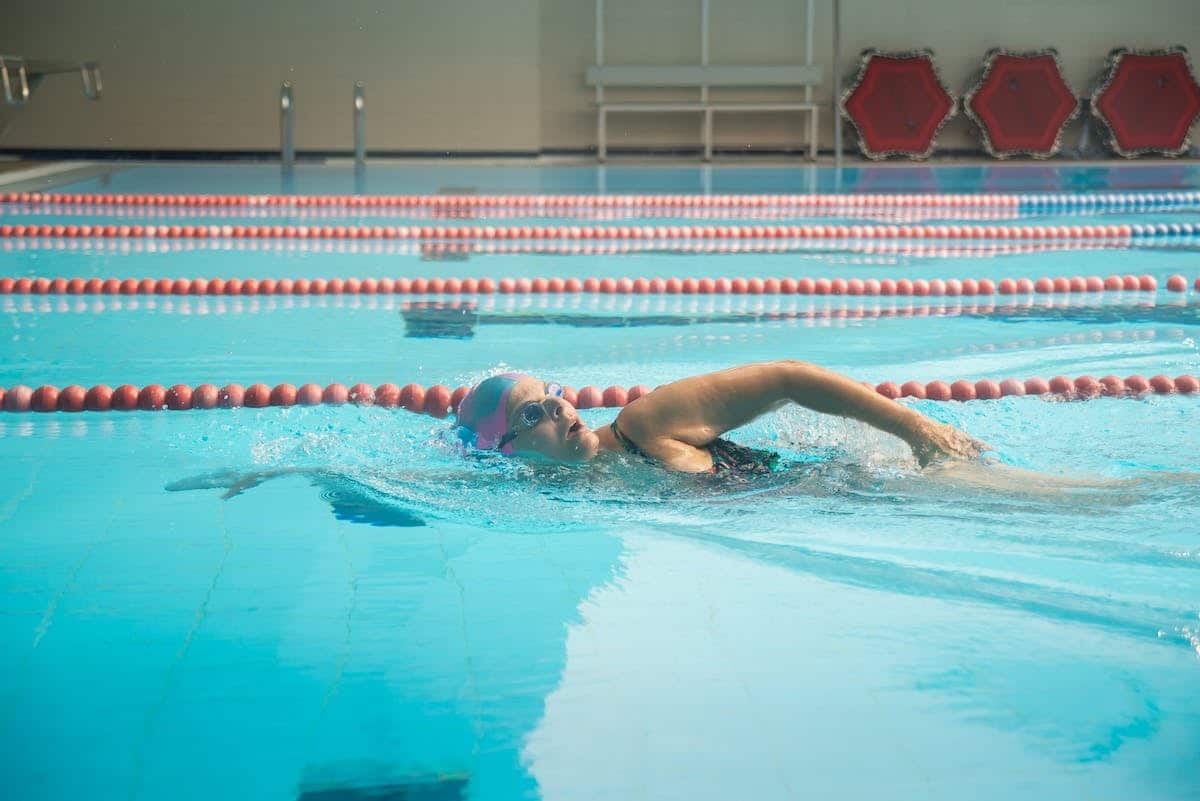Tenues adaptées pour chaque activité sportive : guide complet pour optimiser vos performances