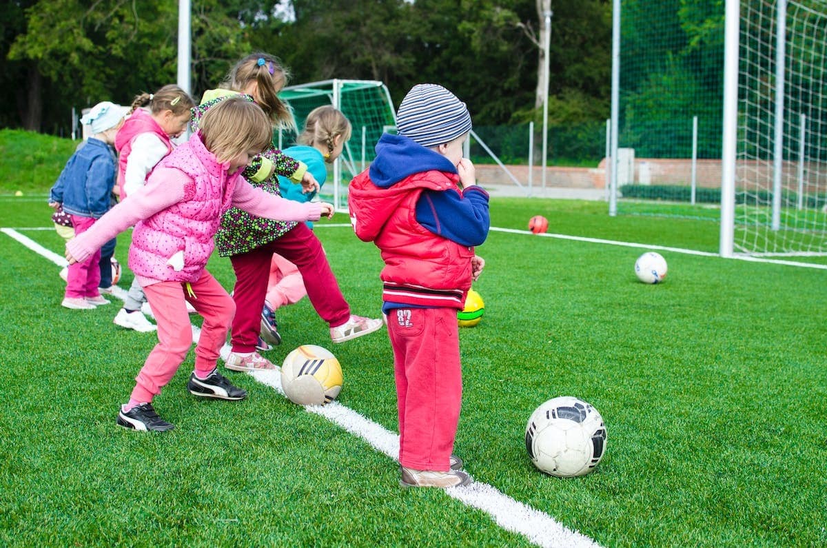 Les équipements sportifs idéaux pour les enfants en fonction de leur âge