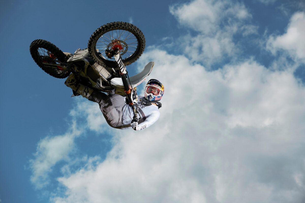 Les avantages et innovations du motocross électrique: une révolution dans le sport extrême
