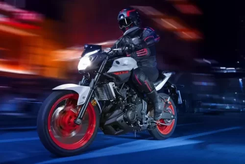 La MT 03, une moto polyvalente pour tous les types de motards !