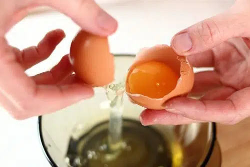 Pourquoi ne devrais-je manger que des blancs d’œufs ?