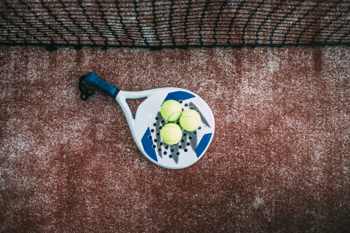 Raquettes de padel : les critères à considérer pour faire le meilleur choix